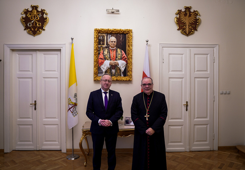 Meeting of the IPN Deputy President, Prof Karol Polejowski with the Apostolic Nuncio to Poland, Abp. Antonio Guido Filpazzi, Warsaw, 30 December 2025. Photo: M. Niegowski (IPN)