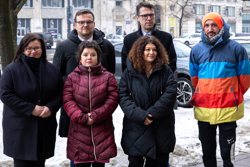 On 27 January 2026, on the occasion of International Holocaust Remembrance Day, we laid flowers at the plaque commemorating Perec and Samuel Willenberg in Warsaw; photo: Sławek Kasper (IPN)