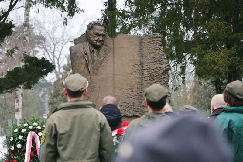 We honoured the memory of Prime Minister Jan Olszewski; Photo: Dariusz Skrzyniarz (IPN)