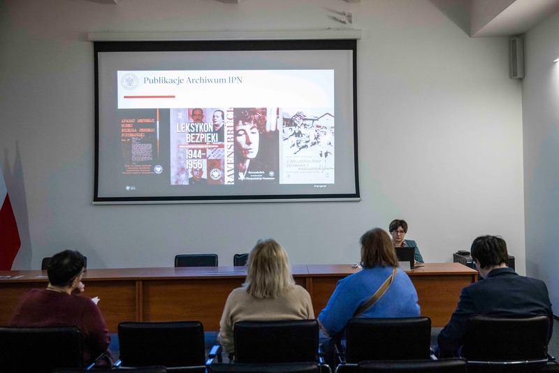 The delegation from Lithuania visit at the IPN Archive on Kłobucka Street in Warsaw; photo: Katarzyna Adamów
