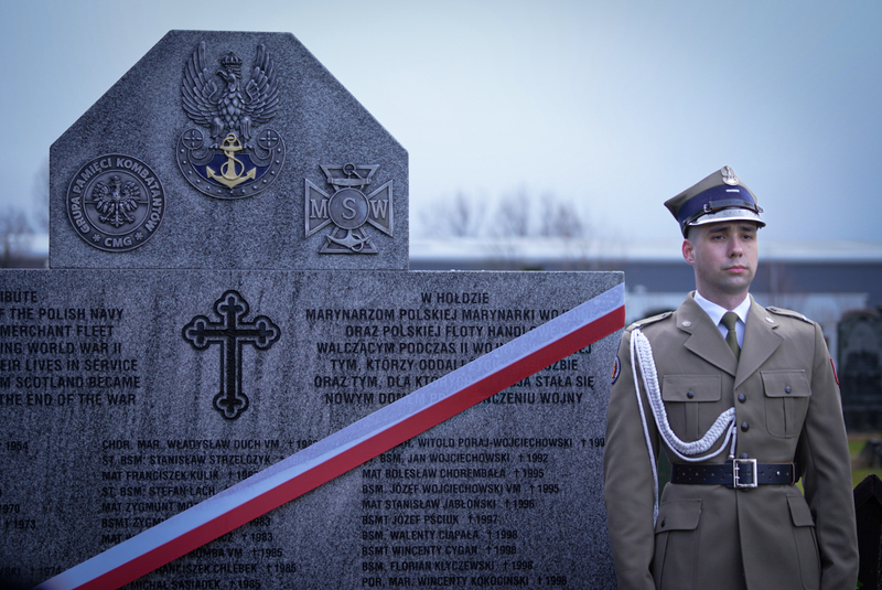 Restored memorial to Polish heroes unveiled in Scotland; photo: M. Niegowski (IPN)