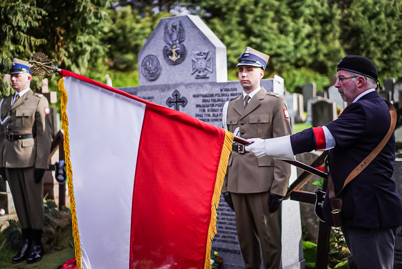 Restored memorial to Polish heroes unveiled in Scotland; photo: M. Niegowski (IPN)