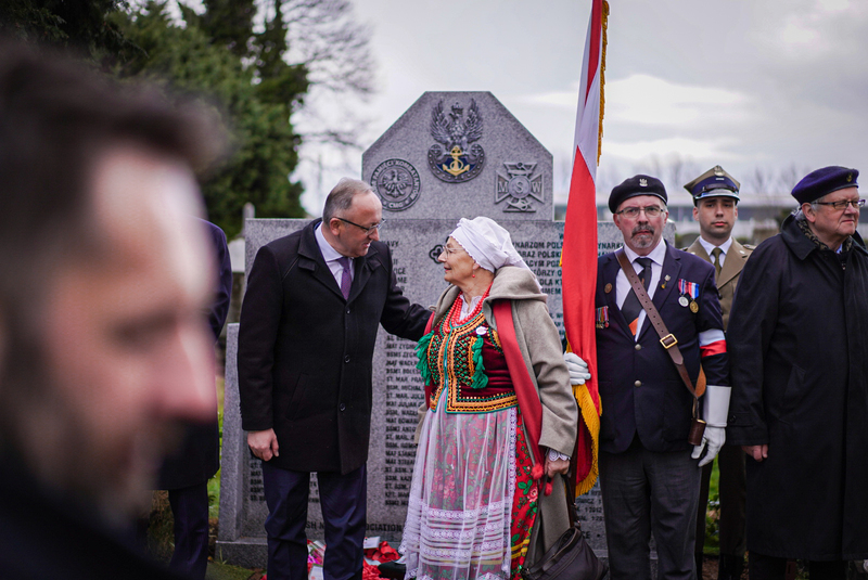 Restored memorial to Polish heroes unveiled in Scotland; photo: M. Niegowski (IPN)