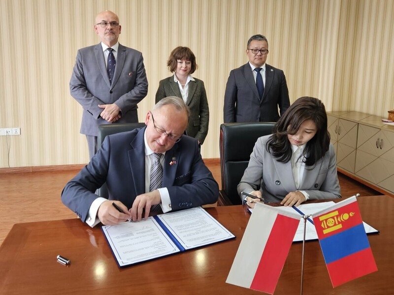 A cooperation agreement signed by the IPN and the State Commission for Political Rehabilitation of Mongolia, photo: Wojciech Mrozowski (Embassy of Poland in Mongolia)