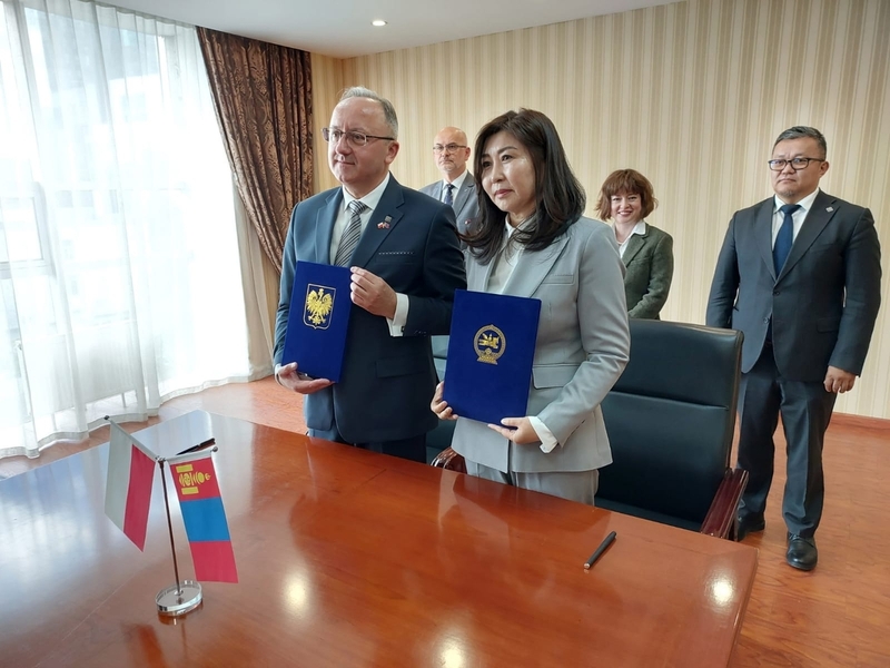 A cooperation agreement signed by the IPN and the State Commission for Political Rehabilitation of Mongolia, photo: IPN