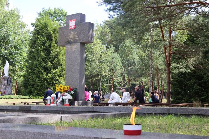 Holy Mass for the victims of the Volhynian Massacre at the cemetery in Ostrówki – 28 July 2026. Photo: Artur Chomicz (IPN) Holy Mass for the victims of the Volhynian Massacre at the cemetery in Ostrówki – 28 July 2026. Photo: Artur Chomicz (IPN)
