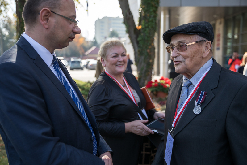 After the official part, the participants of the summit laid a wreath at the monument to the Victims of the Smolensk Catastrophe, located in front of the Marshal Office in Rzeszów - 18 October 2018. Photos: Sławek Kasper (IPN).