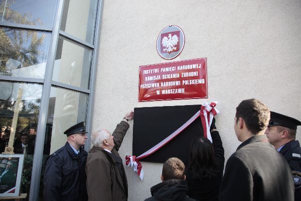 Unveiling of the plaque